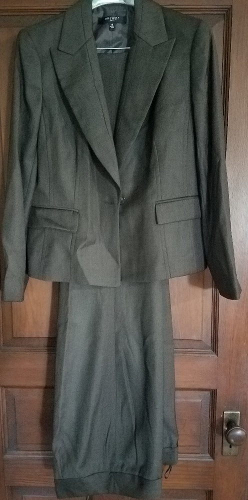 Nine West brown 2 piece suit.  Sz 14.